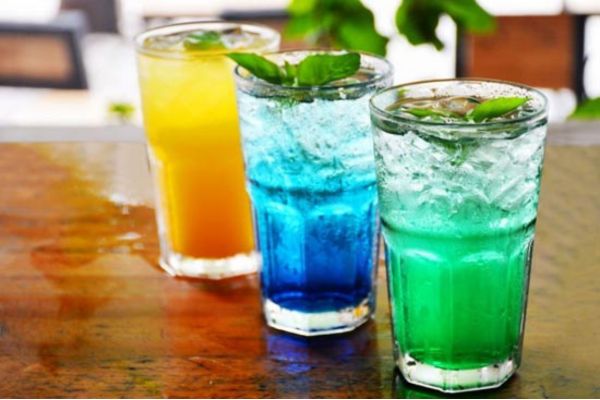 Những loại thực phẩm không tốt cho giấc ngủ đêm của bạn 2 Axit có trong soda gây ảnh hưởng tới dạ dày