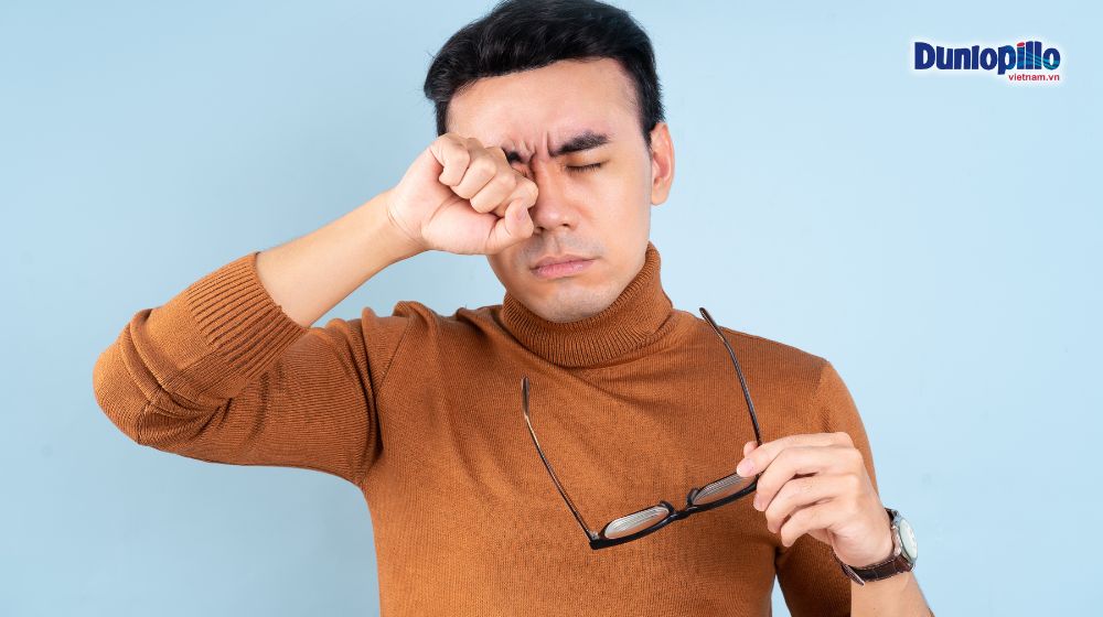 Ảnh hưởng tới thị lực và bị các vấn đề về mắt