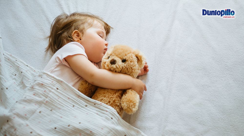 Chúng ta có nên đắp chăn cho bé không? Loại chăn nào phù hợp? 6 Chỉ nên đắp chăn cho trẻ hơn 1 tuổi