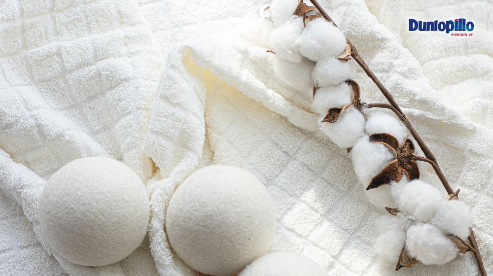Chúng ta có nên đắp chăn cho bé không? Loại chăn nào phù hợp? 10 Chất liệu chăn từ tự nhiên an toàn hơn cho bé