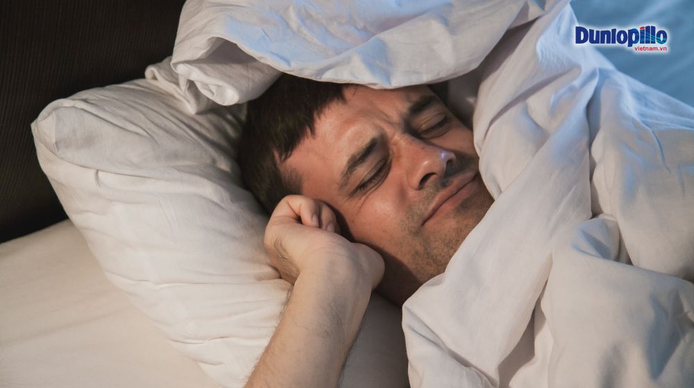 Khó chịu, đau đầu khi bị đánh thức đột ngột