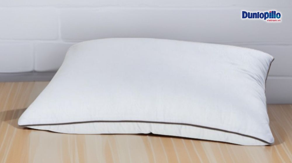 Loại gối và nệm nào tốt cho tư thế ngủ nằm sấp? 3 Gối nằm lông vũ nhân tạo TATANA