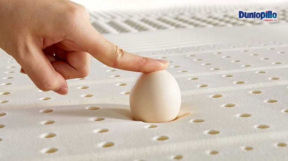 Kiểm tra độ đàn hồi, màu sắc nệm cao su