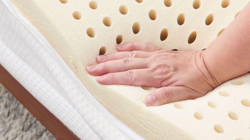 Tùy thuộc vào độ dày, độ êm ái, đàn hồi có thể khác nhau